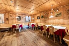 Hotel Hubertusstube - Rezeption, Bar und Stube
